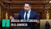 Abascal imita este gesto de Sánchez y provoca risas en el Congreso