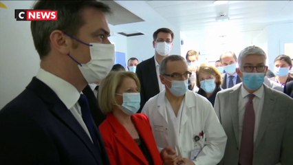 Olivier Véran en visite à l’hôpital de Dunkerque