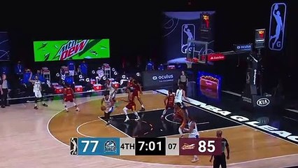 Mamadi Diakite throws it down!