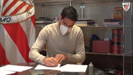 Raúl García renueva con el Athletic por un año