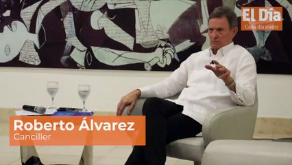 Cancillería se ha ahorrado 2,940 millones de pesos con eliminación de "botellas"