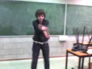 En cours de religion.. tecktonik powa ^_^