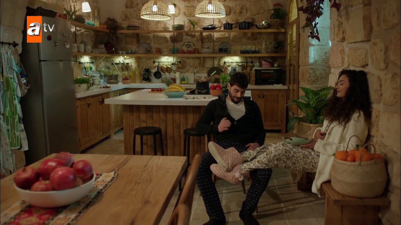 Çocuk Miran'ın yaşayamadıklarını Umut yaşayacak - Hercai 60. Bölüm