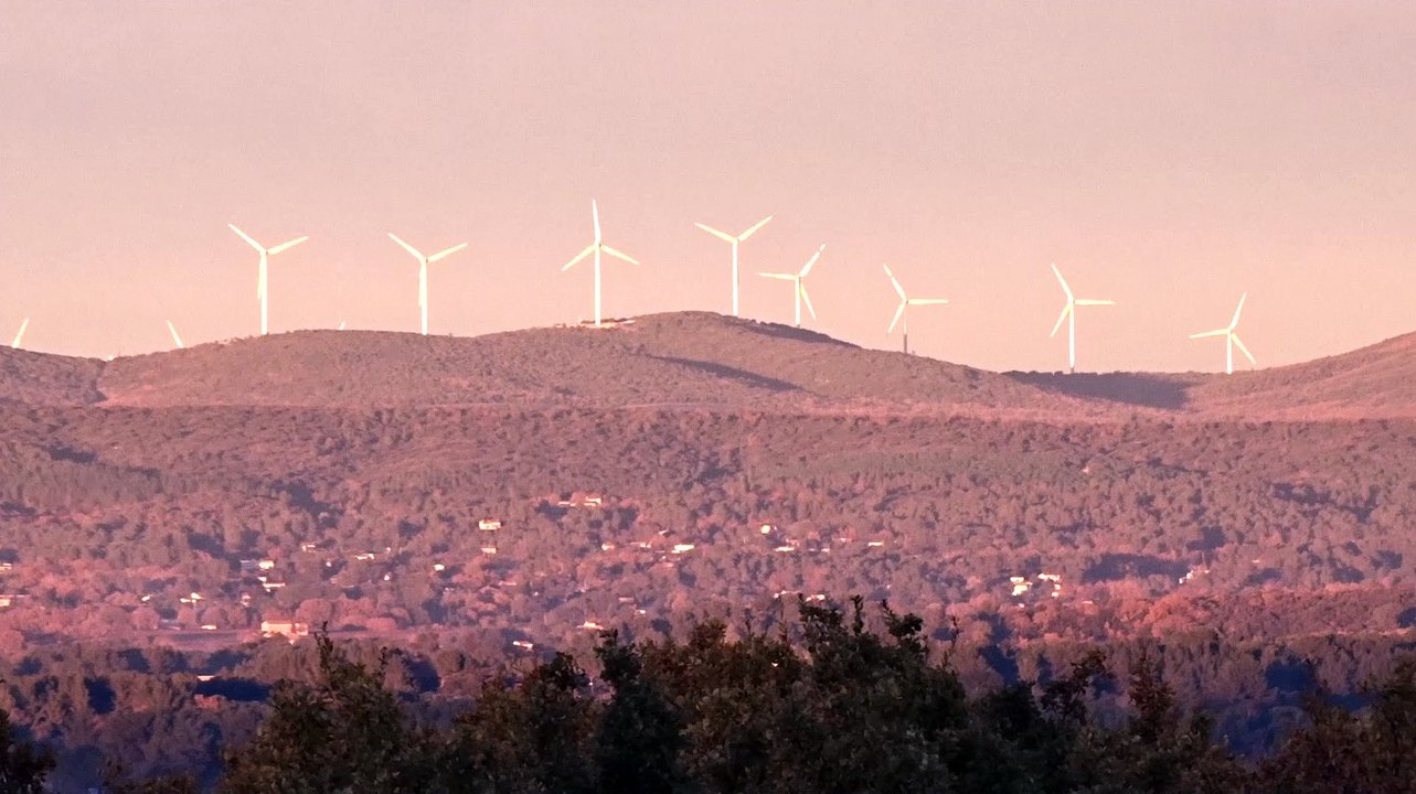 Les éoliennes du VAR, vues de Trets en mode coucher soleil - décembre 2020