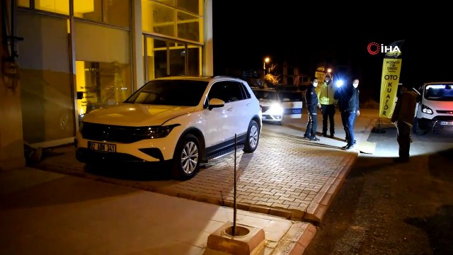 Polisin 'dur' ihtarına uymayarak kaçtı, aracının içinden 2 adet pompalı tüfek çıktı
