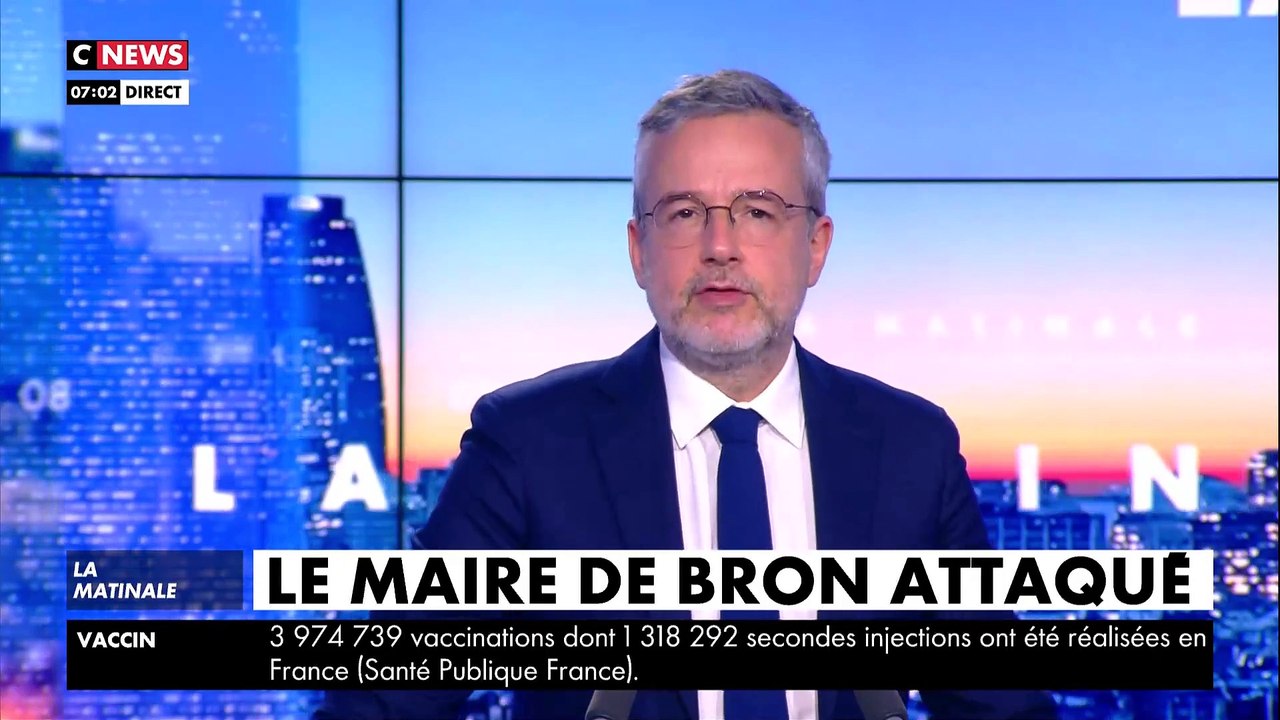 Le Maire de Bron, près de Lyon, attaqué, insult...