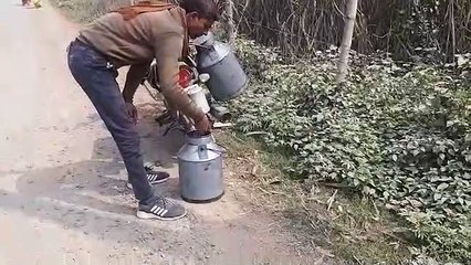 खाद्य सुरक्षा अधिकारी ने की छापेमारी