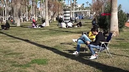 Mersin'de, Toroslar'da kar, sahillerde güneş keyfi