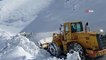 Batman’da kar yağışı nedeniyle ulaşıma kapanan köy yolları ulaşıma açıldı