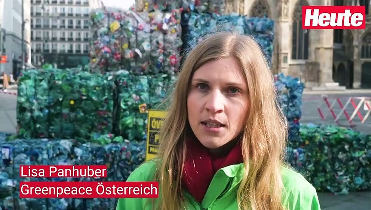 Greenpeace errichtet 3-Meter-Berg aus Plastikflaschen