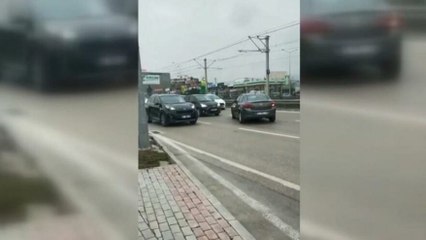 Ters şeride giren şoför trafiği birbirine kattı