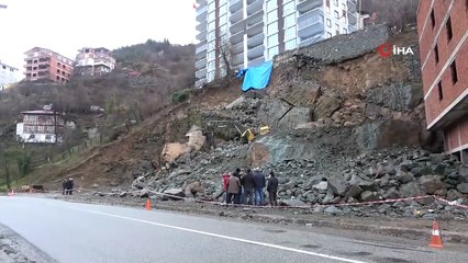 Artvin’de istinat duvarı çöken binada yaşayan 52 hane tahliye edildi