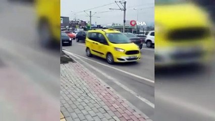 Ters şeride giren şoför trafiği birbirine kattı