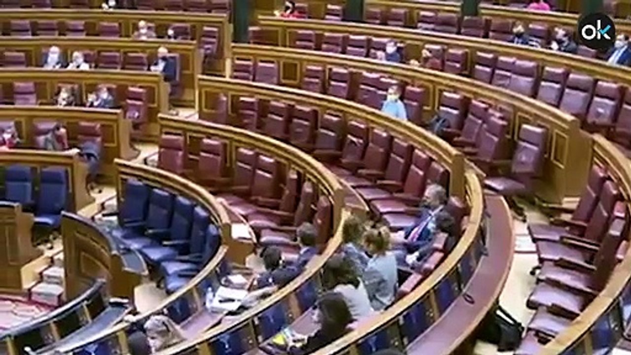 La bancada de Vox: "Que se besen, que se besen"