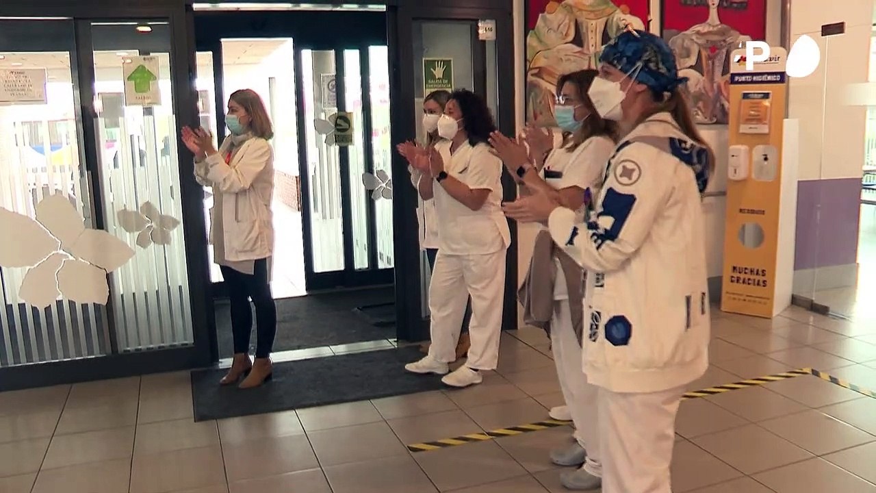 Endlich wieder ins Theater! Geimpfte Spanier genießen das Leben