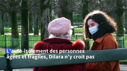 Covid-19: aux bras de jeunes bénévoles, des "aînées" rompent avec le mutisme