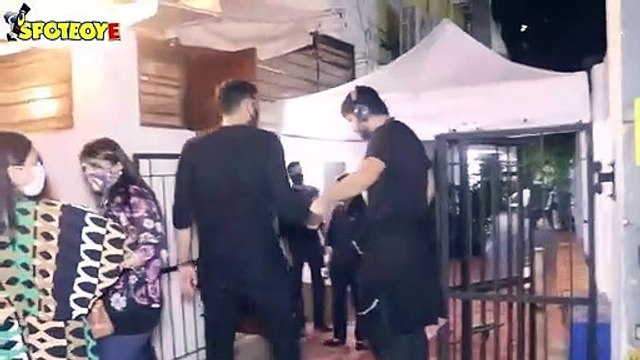 Ranveer Singh with wifey Deepika & Siddhant Chaturvedi snapped at Izumi | SpotboyE