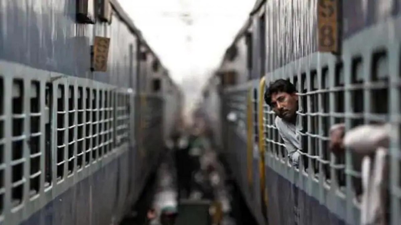Rise in the ticket fares of short-distance pass...