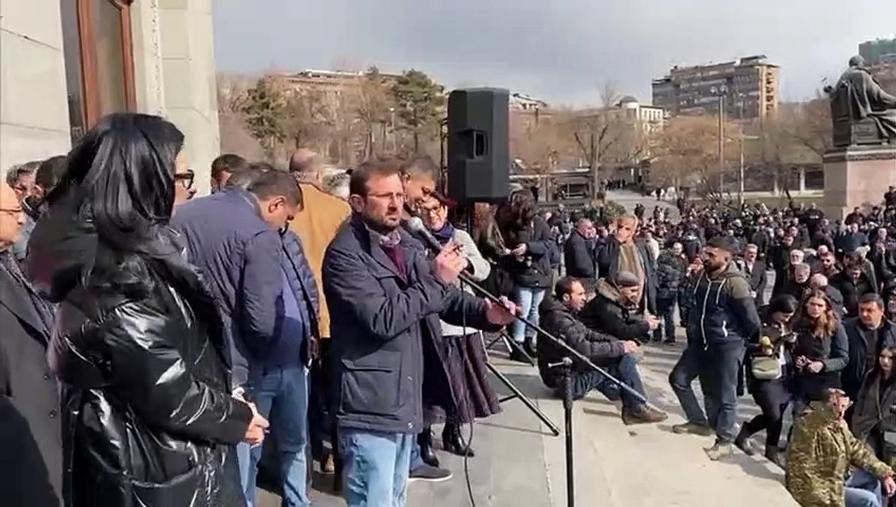 Regierungschef Paschinjan lehnt Rücktritt ab: 'Das ist ein Putschversuch'