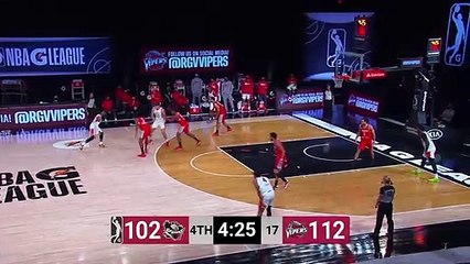 Trevelin Queen with the huge dunk!