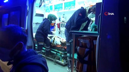 İki otomobil kafa kafaya çarpıştı: 4 yaralı