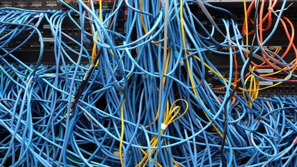 How does the Internet connection work?
