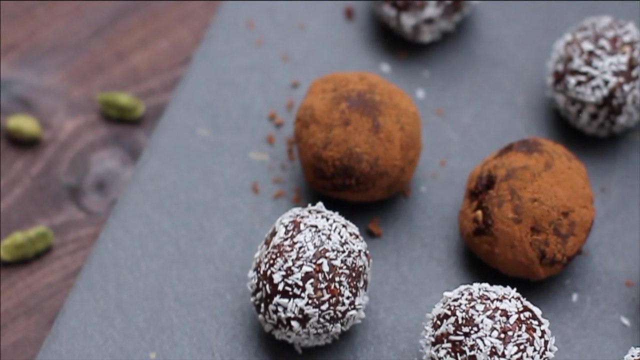Healthy and Smart... Date Balls