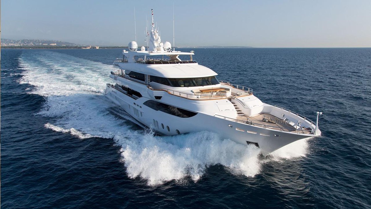 Mind-blowing Superyachts in Dubai