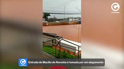 Entrada de Macílio de Noronha é tomada por um alagamento