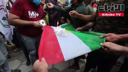 انصار الحشد الشعبي يحرقون مقرا حزبيا كرديا في بغداد