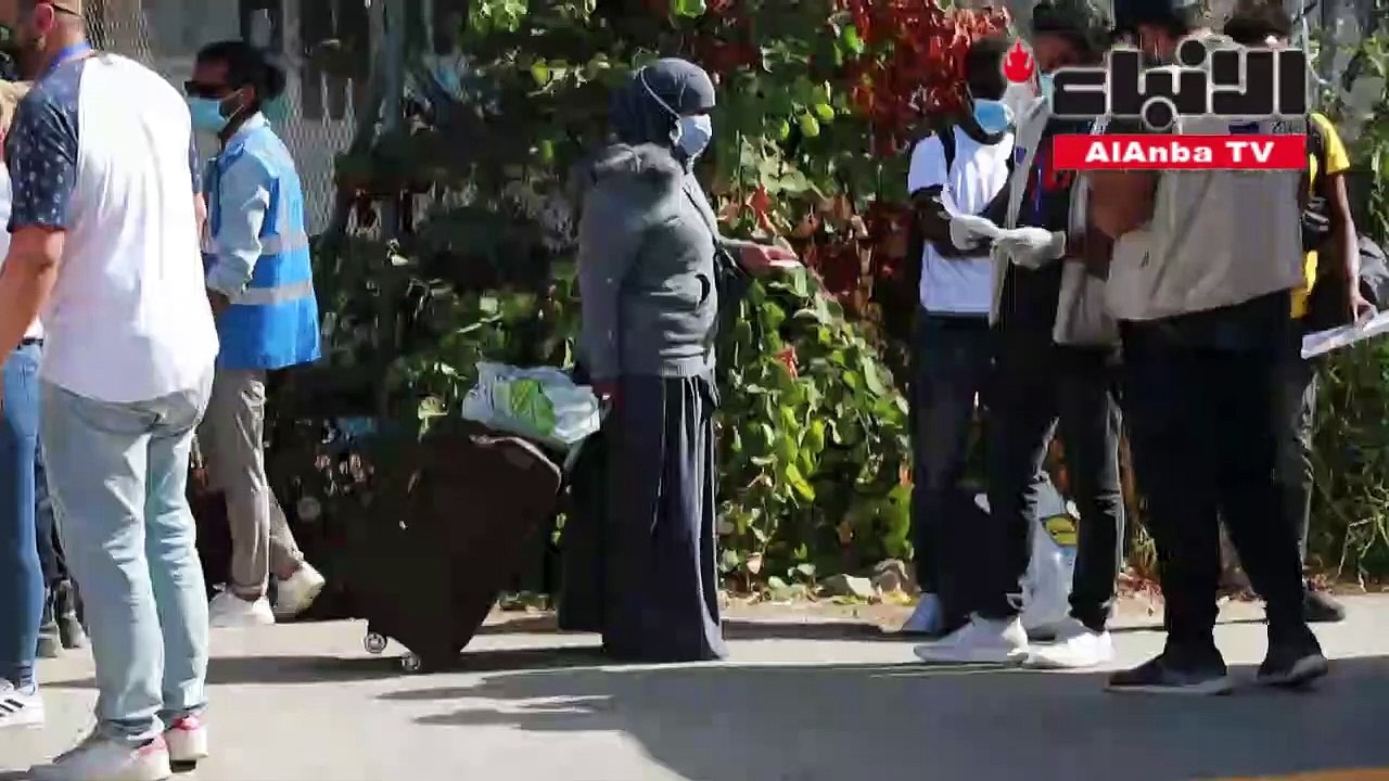 نقل أكثر من 700 مهاجر من جزيرة ليسبوس إلى البر...