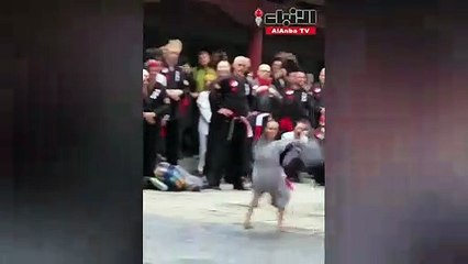 طفل يستعرض مهاراته في الـ كونغ فوبطريقة مدهشة