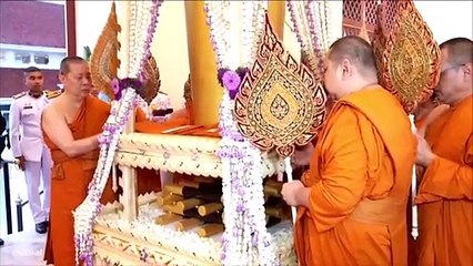 ในหลวง พระบรมราชินี เสด็จฯ พระราชทานเพลิงศพ พันเอก ประพัฒน์ จันทร์โอชา ซึ่งถึงแก่อนิจกรรม