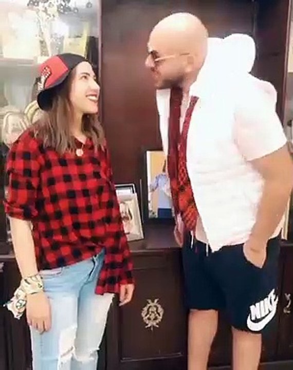 فيديو- إيمي طلعت زكريا وشقيقها يقلدان والدهما ع...