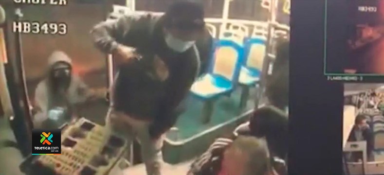 tn7-Banda-tira-piedras-a-carros-y-coloca-clavos-en-autopista-para-cometer-asaltos-250221