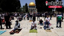 الفلسطينيون يؤدون صلاة الجمعة في المسجد الأقصى بعد إعادة فتحه