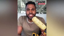 مغني يفقد أسنانه الأمامية بسبب تحدي أكل الذرة على المثقب