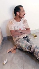 عامل مصري يبهر الجميع ببراعته في تقليد تلاوة المنشاوي