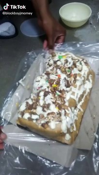 سجين محكوم بالمؤبد يفتتح مدونة للطهي ويتحول إلى نجم بالإنترنت