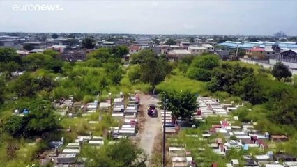 العثور على 800 جثة قضت في كورونا في منازل مدينة اكوادورية