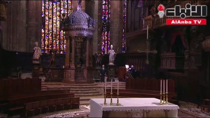 أندريا بوتشيلي يغني وحيدا من قلب لومبارديا الإيطالية