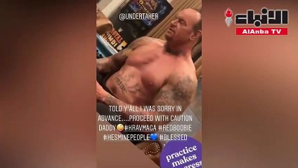 مشهد نادر يكشف الوجه الآخر للمصارع الأسطوري المخيف أندرتيكر