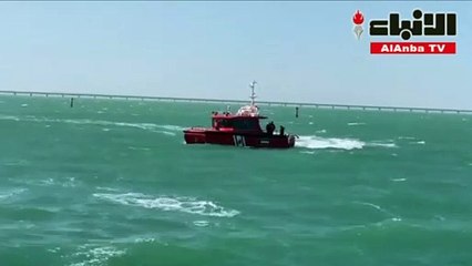 فرق الإطفاء البحري تواصل عمليات البحث عن صياد مفقود مقابل نقعة الشملان