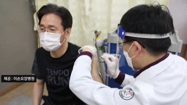 [뉴스큐] 의료진 백신 접종 '솔선수범'...접종 상황과 현재 상태는? / YTN