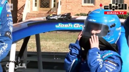 فريق صيانة سيارات سباق يحقق حلم صبي