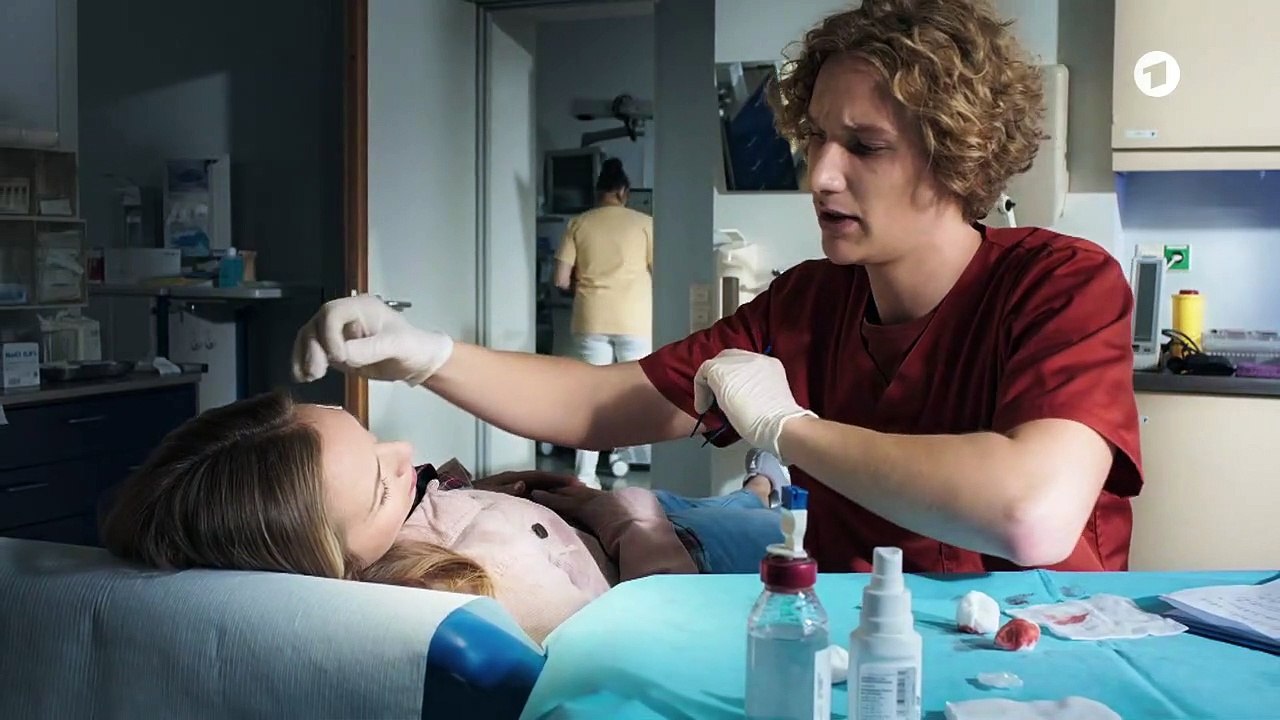 In aller Freundschaft - Die Krankenschwestern: Der Druck steigt | Folge 1/Staffel 2