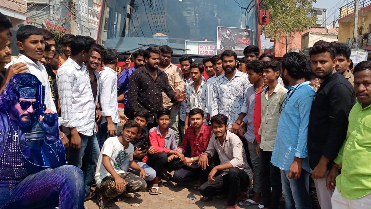 ಕರ್ನಾಟಕದಿಂದ ಹೈದರಾಬಾದ್ ಕಡೆ ಹೊರಟ ಡಿ ಬಾಸ್ ಬಾಯ್ಸ್ | DBoss Fans in Hyderabad, Roberrt Pre Release Event