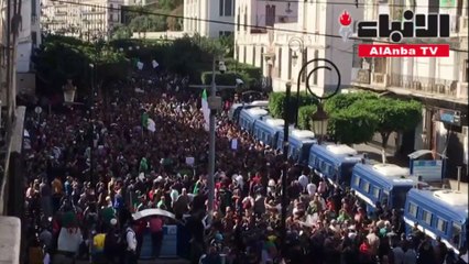 Скачать видео: الجزائريون يتظاهرون للجمعة السابعة والثلاثين على التوالي