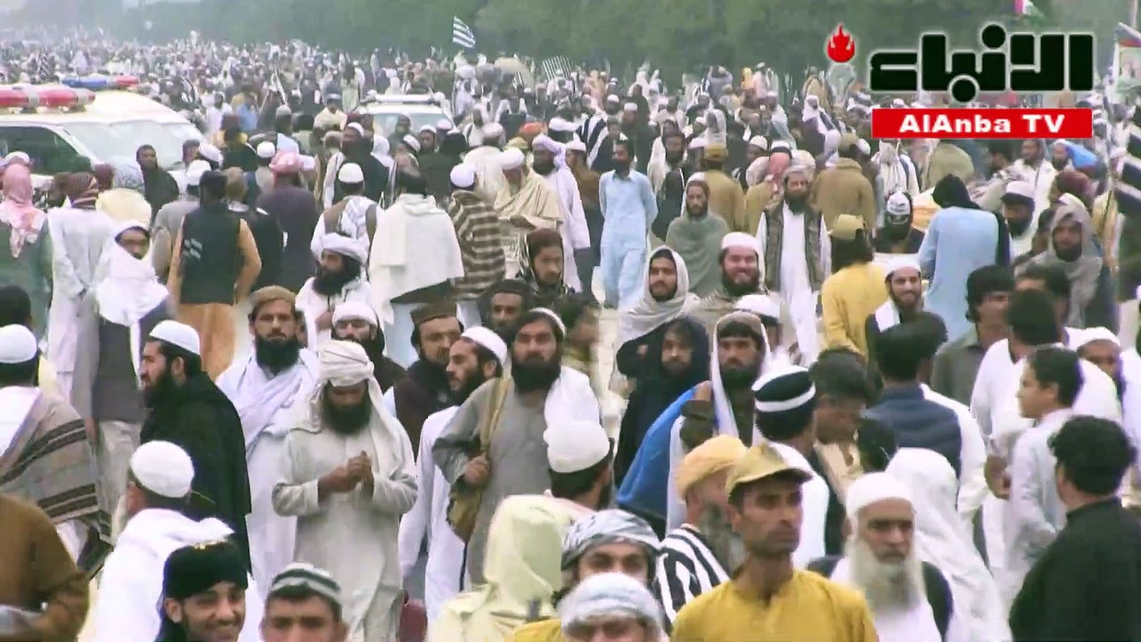 آلاف المتظاهرين الإسلاميين في إسلام أباد للمطالبة باستقالة الحكومة