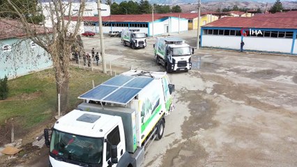 Hibrit çöp kamyonlarıyla yüzde 50 tasarruf sağlıyor